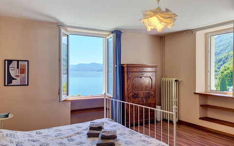 Casa Yakamos: Interieur Ontwerp, Slaapkamer, Meubilair, Verdieping, Bed, Bedding, Flooring, Kamer, Laken, Linens