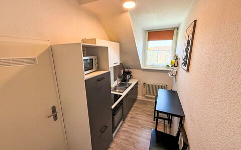 Work & Stay Oberhausen Links: Appartement, Verdieping, Kamer, Beits, Cabinetry, Slaapkamer, Keuken