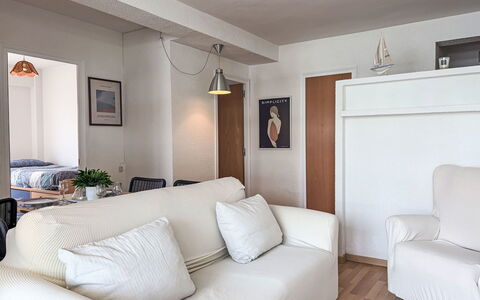 Xaloc: Meubilair, Interieur Ontwerp, Bankstel, Flooring, Muur, Verdieping, Hout, Kamer, Woonkamer, Appartement