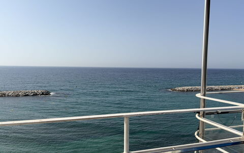 Clara: Blauw, Watervoorraden, Water, Zwemwater, Horizon, Waterweg, Zee, Kust En Oceanic Landvormen