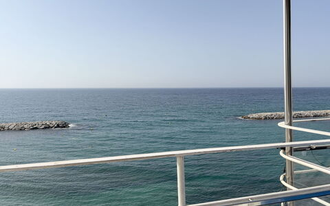 Clara: Blauw, Watervoorraden, Water, Zwemwater, Horizon, Waterweg, Zee, Kust En Oceanic Landvormen