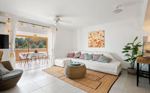 Sol Moraira: Meubilair, Interieur Ontwerp, Bankstel, Flooring, Verdieping, Hout, Plafond, Woonkamer, Tafel, Kamer