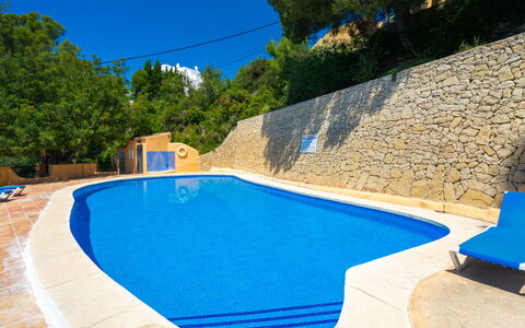 Sol Moraira: Blauw, Zwembad, Buitenmeubels, Toevlucht, Schaduw, Hotel, Badplaats, Ligstoel, Tropen, Eco Hotel