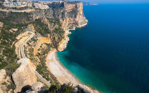 Sol Moraira: Blauw, Kust, Zwemwater, Kust En Oceanic Landvormen, Zee,  Felsen\, Headland, Terrein, Klif, Voorgebergte