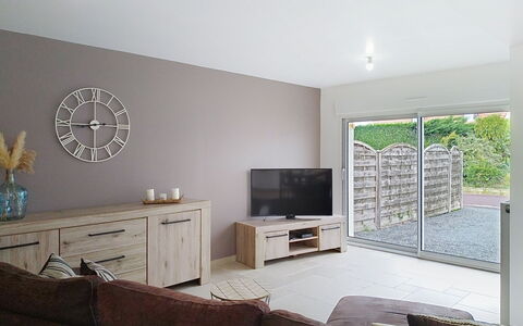 Le Jardin du Calme: Meubilair, Interieur Ontwerp, Flooring, Muur, Verdieping, Hout, Plafond, Kamer, Woonkamer, Bankstel
