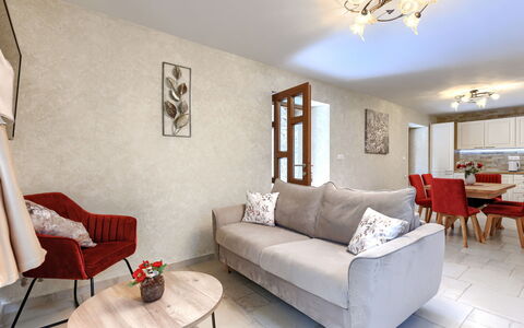 Trošti: Meubilair, Interieur Ontwerp, Flooring, Muur, Bankstel, Verdieping, Kamer, Textiel, Woonkamer, Plafond