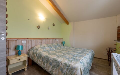 Noah: Meubilair, Interieur Ontwerp, Flooring, Hout, Verdieping, Plafond, Slaapkamer, Bed, Kamer, Verlichting
