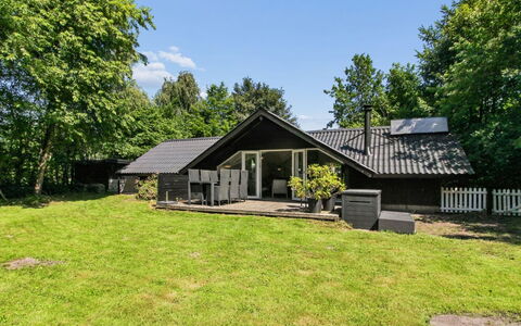 Tenna - 30Km from the Sea: Gras, Dak, Huis, Huis, Verblijf, Land Lot, Schaduw, Groundcover, Landgoed, Siding