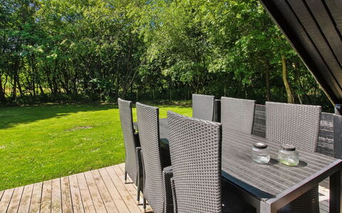 Tenna - 30Km from the Sea: Meubilair, Hout, Buitenmeubels, Stoel, Tafel, Buitentafel, Keuken En Eettafel, Schaduw, Tuin, Hardwood