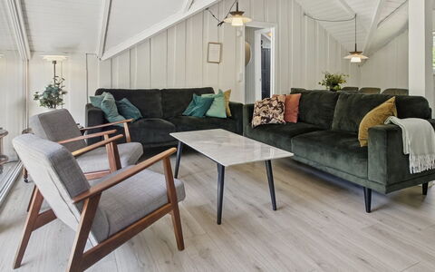 Tenna - 30Km from the Sea: Meubilair, Bankstel, Flooring, Hout, Interieur Ontwerp, Woonkamer, Verdieping, Huis, Houten Vloer