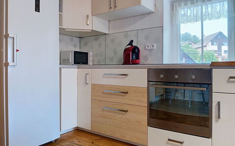 Cerny Dul 400: Flooring, Cabinetry, Toestel Van De Keuken, Hout, Major Appliance, Verdieping, Interieur Ontwerp, Countertop, Keuken, Meubilair