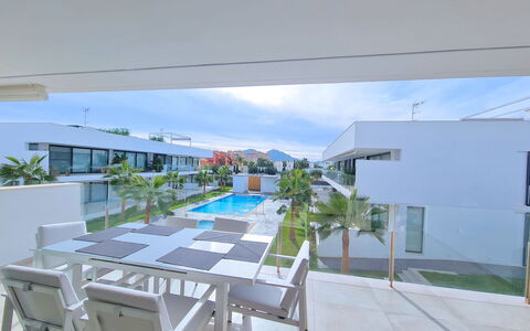 Kristal: Appartement, Condominium, Balkon