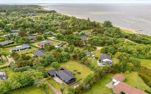 Jonnhild - 100M to the Fjord: Blauw, Zwembad, Samengesteld Materiaal, Schaduw, Toevlucht, Landgoed, Hacienda, Villa, Recreatiecentrum
