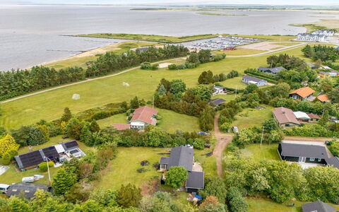 Jonnhild - 100M to the Fjord: Blauw, Zwembad, Samengesteld Materiaal, Schaduw, Toevlucht, Landgoed, Hacienda, Villa, Recreatiecentrum