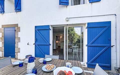 La Petite Maison du Golfe: Blauw, Zwembad, Samengesteld Materiaal, Schaduw, Toevlucht, Landgoed, Hacienda, Villa, Recreatiecentrum