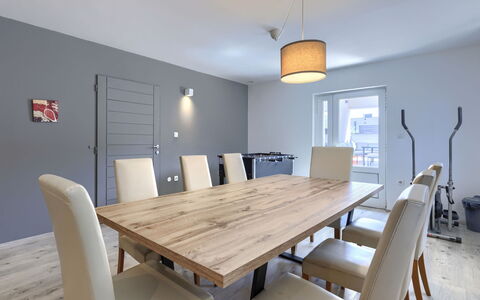 A.e.m: Meubilair, Interieur Ontwerp, Flooring, Verdieping, Muur, Hout, Tafel, Plafond, Eetkamer, Keuken En Eettafel
