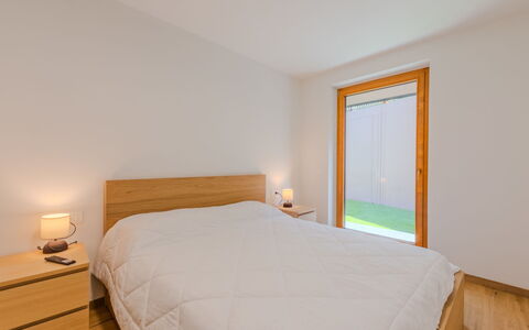 La Corona: Interieur Ontwerp, Muur, Flooring, Hout, Verdieping, Houten Vloer, Slaapkamer, Plafond, Kamer, Bed
