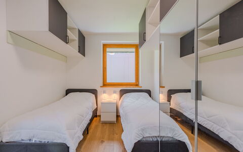 La Corona: Interieur Ontwerp, Flooring, Verdieping, Hout, Meubilair, Plafond, Slaapkamer, Bed, Kamer, Verlichting
