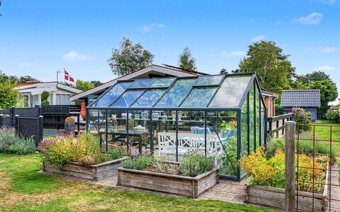 Annalina - 230M from the Sea: Dak, Tuin, Bloempot, Landscaping, Schaduw, Werf, Daylighting, Ontwerp, Kamerplant