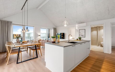 Thormund - 400M from the Sea: Flooring, Verdieping, Plafond, Houten Vloer, Lichte Inrichting, Hardwood, Plank, Keuken