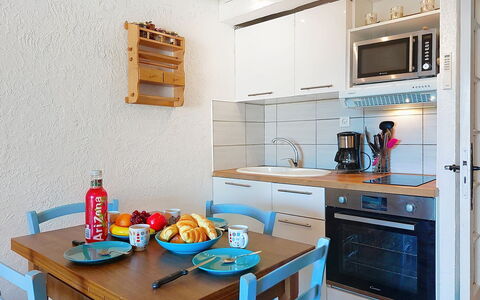 La Bressado: Meubilair, Interieur Ontwerp, Keuken, Flooring, Major Appliance, Hout, Verdieping, Countertop, Kamer, Toestel Van De Keuken