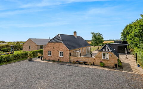 Meindor - 450M to the Fjord: Lucht, Huis, Dak, Huis, Verblijf, Woongebied, Landgoed, Boerderij, Oprit, Voorstad