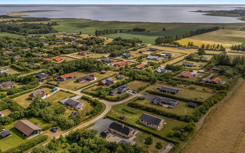Meindor - 450M to the Fjord: Vogelperspectief, Luchtfotografie, Woongebied, Landschap, Plain, Land Lot, Voorstad, Menselijke Nederzetting, Stedelijk Ontwerp, Huis
