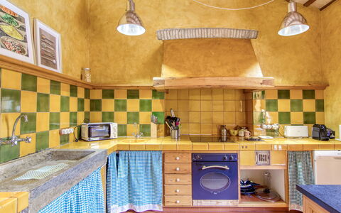 Mas Nualart: Keuken, Interieur Ontwerp, Flooring, Toestel Van De Keuken, Countertop, Hout, Fornuis, Major Appliance, Verdieping, Plafond