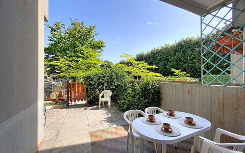 Villaggio Podere San Luigi: Woongebied, Huis, Appartement, Stedelijk Ontwerp, Balkon, Schaduw, Daylighting, Gips