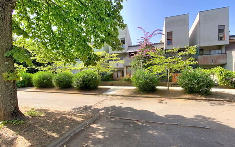 Villaggio Podere San Luigi: Woongebied, Huis, Appartement, Stedelijk Ontwerp, Balkon, Schaduw, Daylighting, Gips