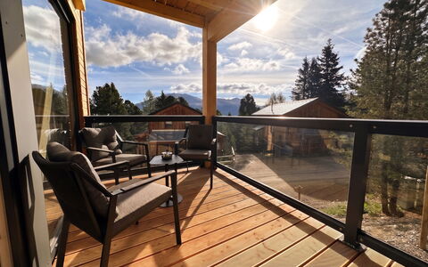 02 Nth050 18A Sup Chalet mit Sauna und Hot Tub 2 e: Hout, Veranda, Hardwood, Dek, Balkon, Beits, Leuning, Houten Vloer, Schaduw, Plank