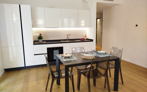 Lola Home - Levanto: Meubilair, Interieur Ontwerp, Flooring, Hout, Verdieping, Keuken, Countertop, Plafond, Keuken En Eettafel, Kamer