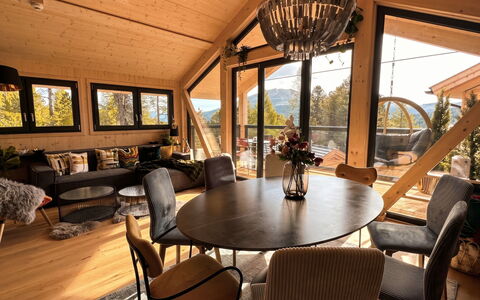 02 Nth056 18G Sup Chalet mit Sauna und Hot Tub 2 e: Meubilair, Interieur Ontwerp, Hout, Plafond, Flooring, Verdieping, Stoel, Verlichting, Woonkamer, Lichte Inrichting