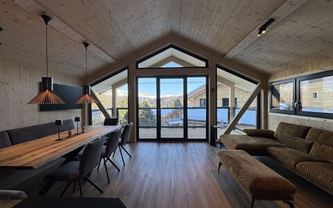 02 Nth052 18C Sup Chalet mit Sauna und Hot Tub 2 e: Huis, Struik, Huis, Woongebied, Landgoed, Verblijf, Hacienda, Werf, Schaduw, Gazon