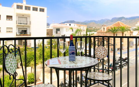 Elvix Nerja Center B: Huis, Struik, Huis, Woongebied, Landgoed, Verblijf, Hacienda, Werf, Schaduw, Gazon