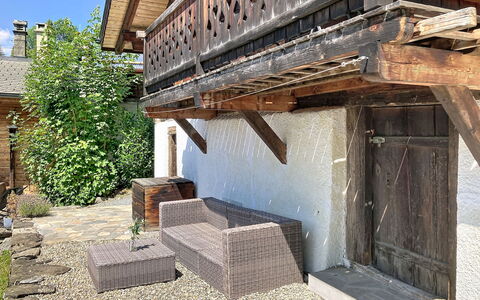 Chalet 1899: Hout, Verblijf, Hardwood, Balkon, Natuurlijk Materiaal, Schaduw, Plank, Beits, Veranda