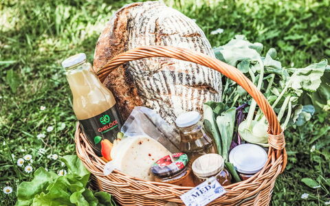 U Šenkýře Mikeše: Mand, Picknick, Picknickmand, Wicker, Voedsel, Fruit, Produceren, Natuurlijke Voedingsmiddelen, Hamper