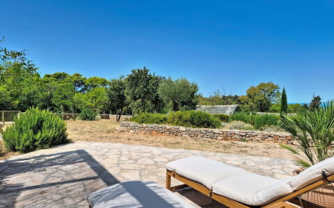 Bilušić: Zwembad, Balkon, Appartement, Toevlucht, Landgoed, Villa, Hotel, Hacienda, Badplaats, Binnenplaats