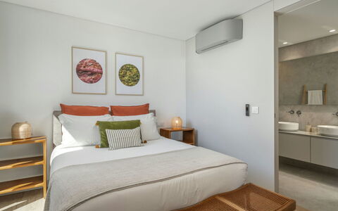 Azure Calheta: Zwembad, Balkon, Appartement, Toevlucht, Landgoed, Villa, Hotel, Hacienda, Badplaats, Binnenplaats