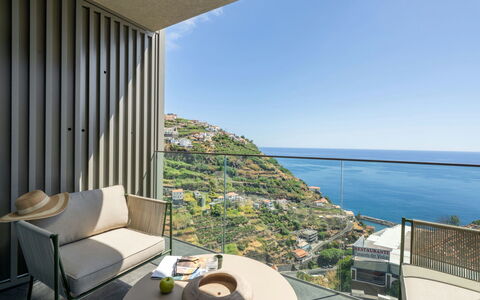 Azure Calheta: Zwembad, Balkon, Appartement, Toevlucht, Landgoed, Villa, Hotel, Hacienda, Badplaats, Binnenplaats
