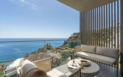 Azure Calheta: Zwembad, Balkon, Appartement, Toevlucht, Landgoed, Villa, Hotel, Hacienda, Badplaats, Binnenplaats