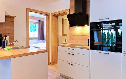 Auffach 602: Toestel Van De Keuken, Flooring, Keuken, Interieur Ontwerp, Countertop, Meubilair, Cabinetry, Hout, Major Appliance, Verdieping
