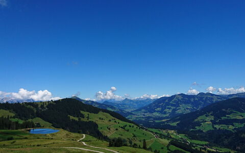Auffach 602: Lucht, Blauw, Wolk, Bergachtig Landvormen, Berg, Natuur, Groen, Heuvel, Natuurlijk Landschap, Grasland
