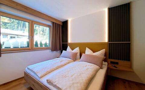 Auffach 602: Hout, Interieur Ontwerp, Plafond, Kamer, Beits, Gordijn, Hardwood, Hotel, Venster Behandeling, Lichte Inrichting