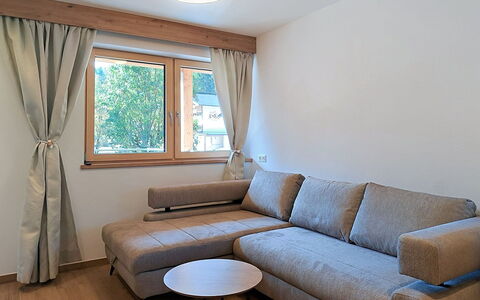 Auffach 602: Meubilair, Interieur Ontwerp, Flooring, Verdieping, Bankstel, Hout, Kamer, Woonkamer, Huis, Tafel