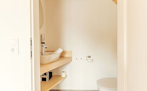 Niederwölz 602: Flooring, Muur, Interieur Ontwerp, Verdieping, Hout, Loodgieterswerkinrichting, Badkamer, Plafond, Loodgieter, Huis