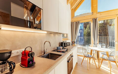 Niederwölz 605: Keuken, Interieur Ontwerp, Hout, Meubilair, Countertop, Flooring, Plafond, Toestel Van De Keuken, Verlichting, Verdieping