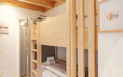 Niederwölz 606: Interieur Ontwerp, Hout, Flooring, Verdieping, Stapelbed, Slaapkamer, Plafond, Meubilair, Bed, Kamer