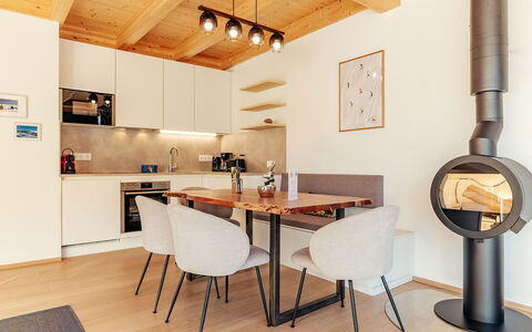 Niederwölz 609: Meubilair, Interieur Ontwerp, Flooring, Muur, Verdieping, Hout, Houten Vloer, Plafond, Huis, Lichte Inrichting