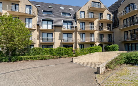 Goldsands Iii with Parking: Appartement, Woongebied, Stedelijk Ontwerp, Condominium, Huis, Landgoed, Balkon, Villa, Herenhuis, Siding